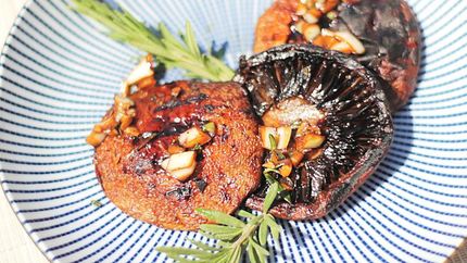 Грибы Портобелло на гриле