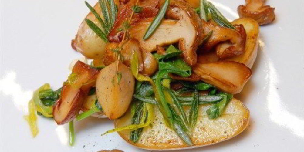 Рецепт лесные грибы в сливочном масле, шерри и лимоне