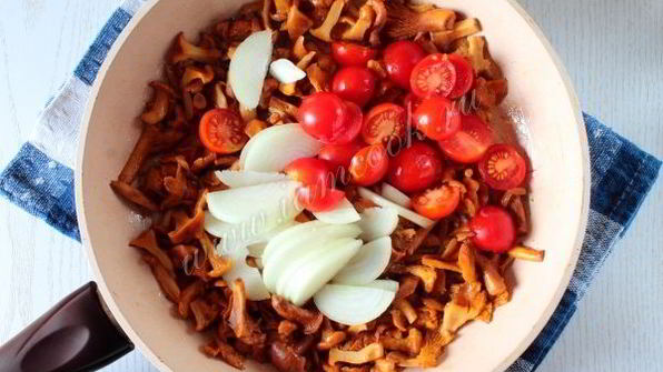 лисички жареные в сметане