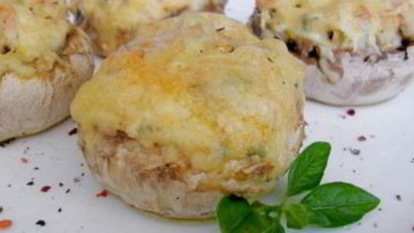 шампиньоны, фаршированные курицей