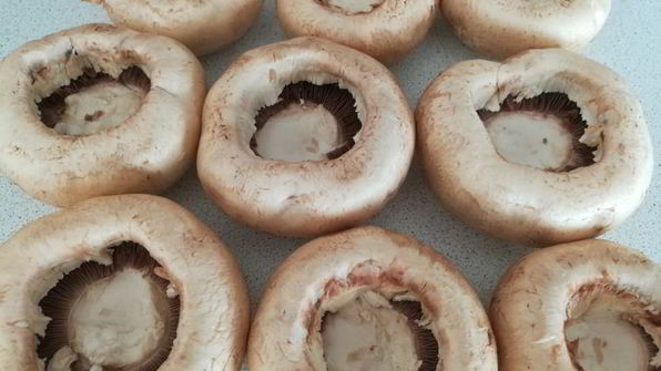 шампиньоны, фаршированные кускусом