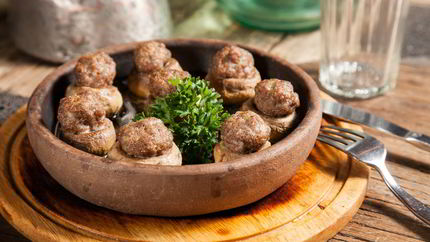 Шампиньоны, фаршированные мясом