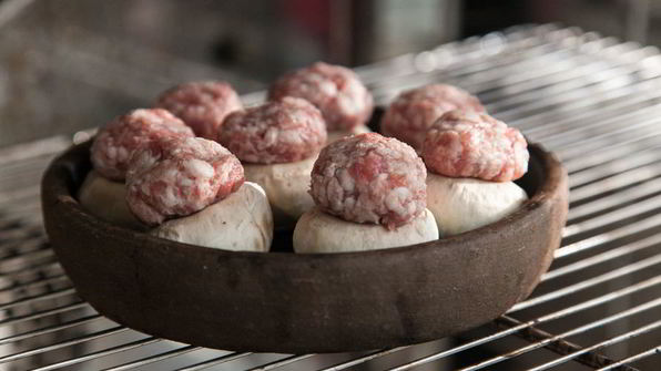 шампиньоны, фаршированные мясом