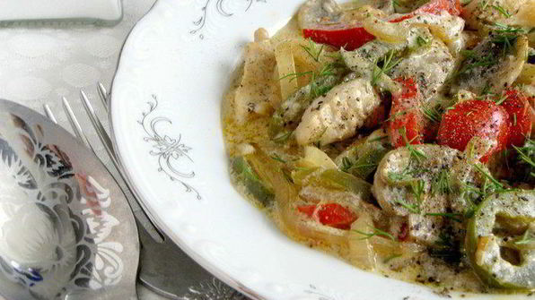 шампиньоны с куриным филе и сладким перцем по-муромски