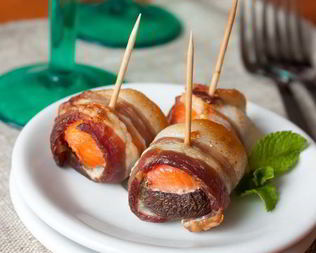 Шампиньоны с лососем в беконе