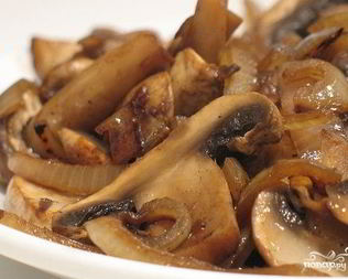 Шампиньоны с луком