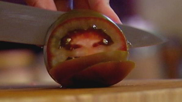 шампиньоны с зеленым помидором, жаренным в кляре