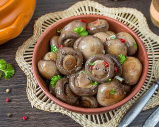 Шампиньоны в медовом маринаде