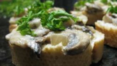 Шампиньоны в сметанном соусе