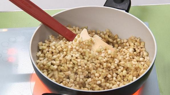 запеченные шампиньоны с овощной икрой