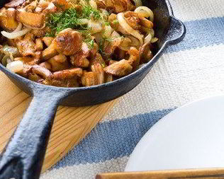 Жареные грибы в сливочном масле с шалотом