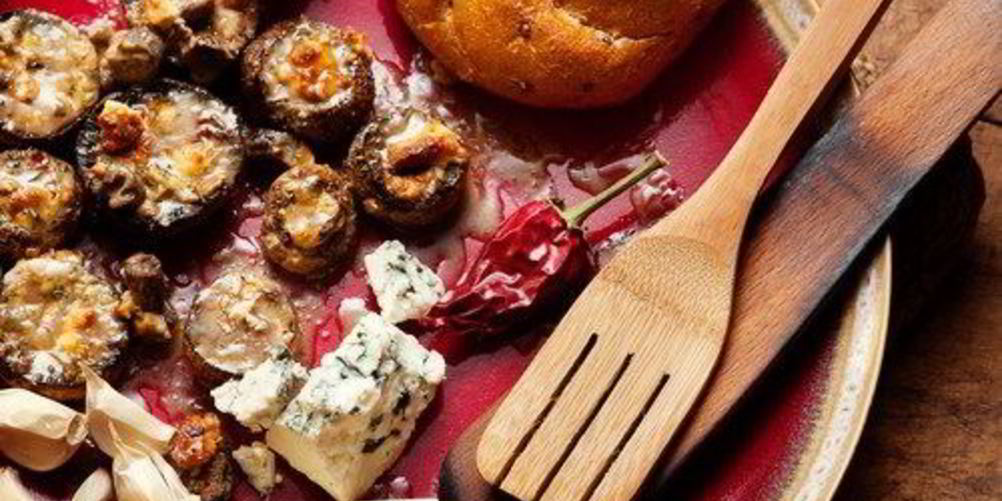 Рецепт золотистые грибы, фаршированные сыром