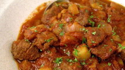 Гуляш из свинины в мультиварке