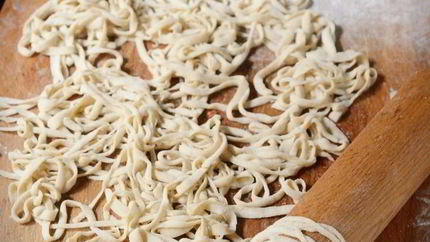 Китайская домашняя лапша без яиц