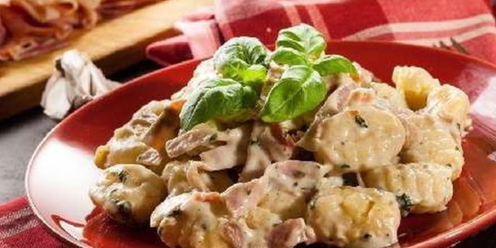 Рецепт клецки в сливочно-луковом соусе