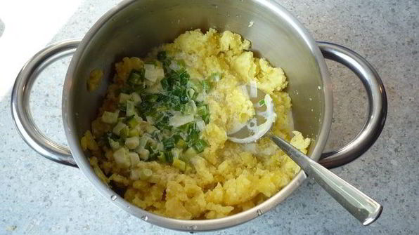 колканнон — ирландское картофельное пюре с савойской капустой