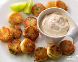 Картофельные котлеты с соусом