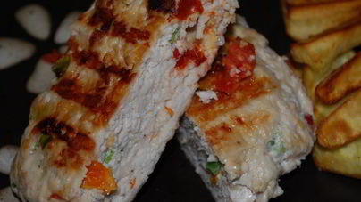 Котлеты из индейки с помидорами и сыром