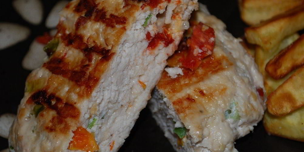 Рецепт котлеты из индейки с помидорами и сыром