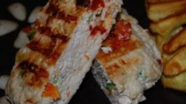 котлеты из индейки с помидорами и сыром