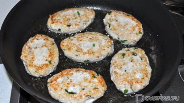 котлеты из куриного фарша с рисом
