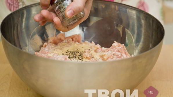 котлеты из птицы с белыми грибами и тимьяном