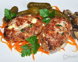 Котлеты мясные с грибами и сыром