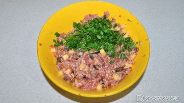 котлеты мясные с грибами и сыром