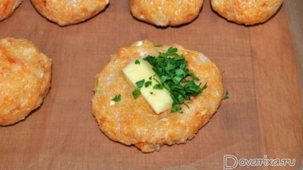куриные котлеты с начинкой из сыра