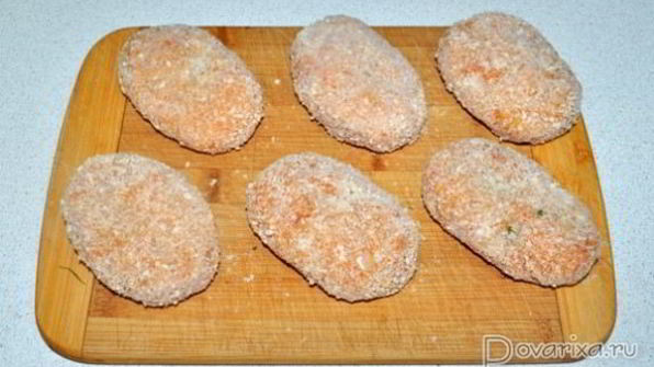 куриные котлеты с начинкой из сыра