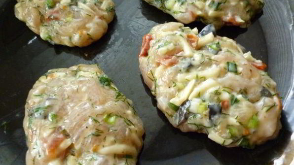 куриные рубленые котлетки с итальянскими нотками