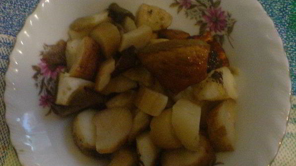 ореховые котлеты под грибным соусом