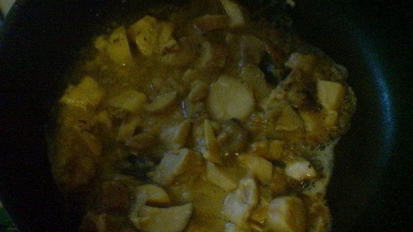 ореховые котлеты под грибным соусом