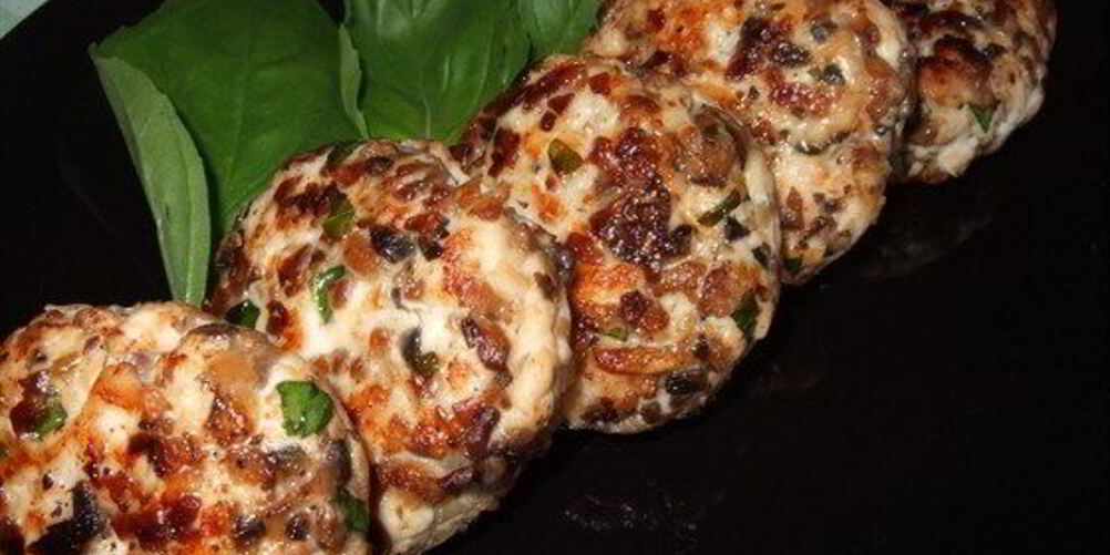 Рецепт рубленые куриные котлеты с грибами и зеленым базиликом