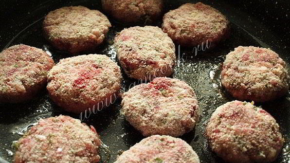 рыбные котлеты из консервов