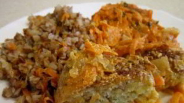 рыбные котлеты с гречкой