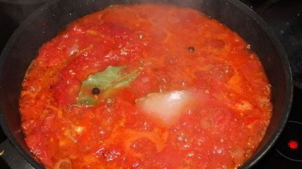 рыбные котлеты в томатном соусе