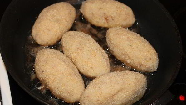 рыбные котлеты в томатном соусе