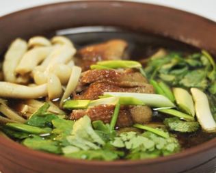 Куай Тиеу Пет Тун — утиная лапша