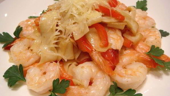 лапша паппарделле с креветками и сладким перцем