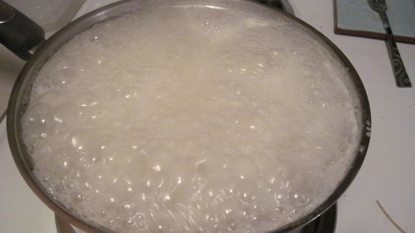 лапша с курицей и овощами в воке