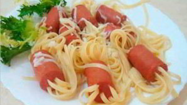 лапша с сосисками