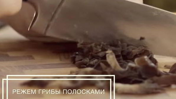 лапша с соусом терияки и овощами