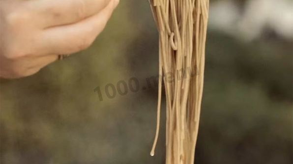 лапша с соусом терияки и овощами