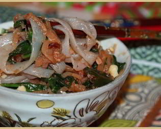 Лапша ширатаки со шпинатом