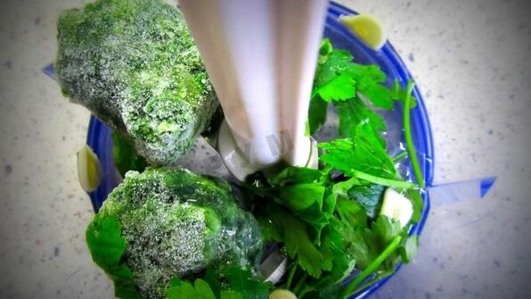 лапша в зеленом шпинатном соусе