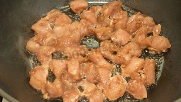 лапша вок с курицей и кабачками