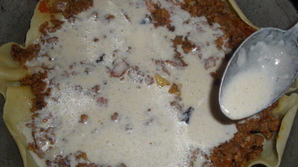 лазанья с соусом бешамель