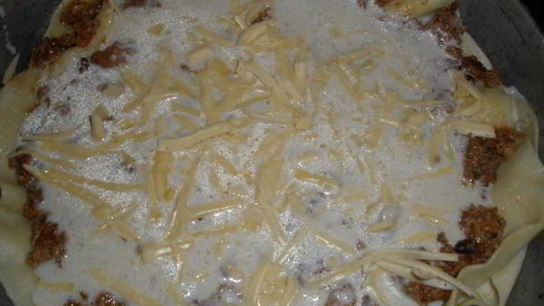 лазанья с соусом бешамель