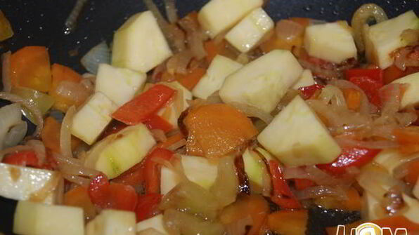 лазанья-суп с говядиной и овощами